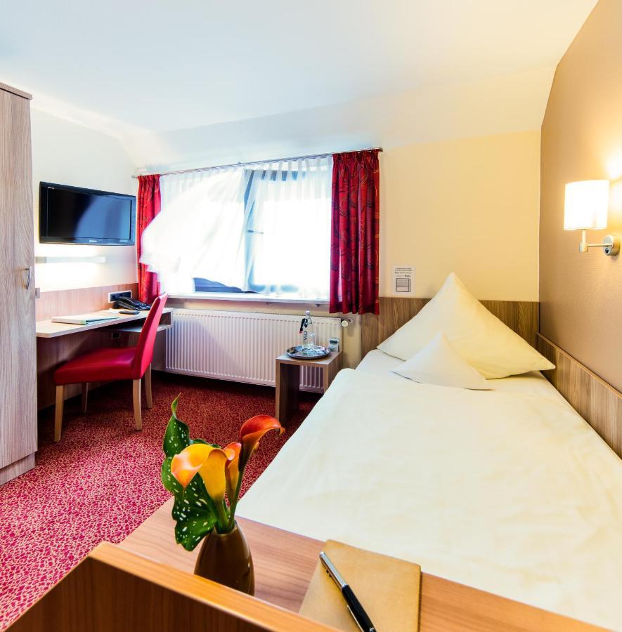 Ambient Hotel Am Europakanal Fürth エクステリア 写真